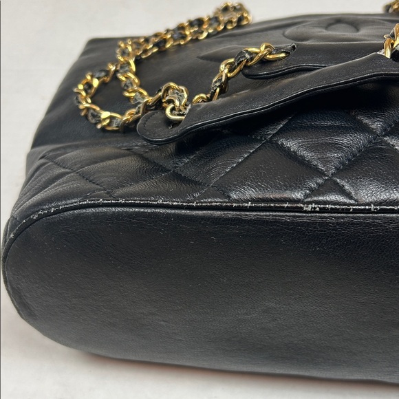 Authentic Vintage Chanel Grand Shopping Tote Lambskin Quilted Tote w/ Gold Chain - Picture 7 of 8